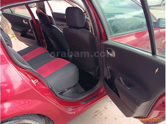 AZ YAKITLI MOTOR YÜRÜYEN MÜKEMMEL