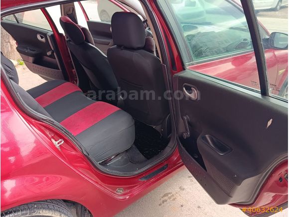 AZ YAKITLI MOTOR YÜRÜYEN MÜKEMMEL