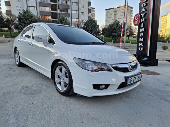 Sahibinden Honda Civic 1.6i VTEC Premium 2012 Model