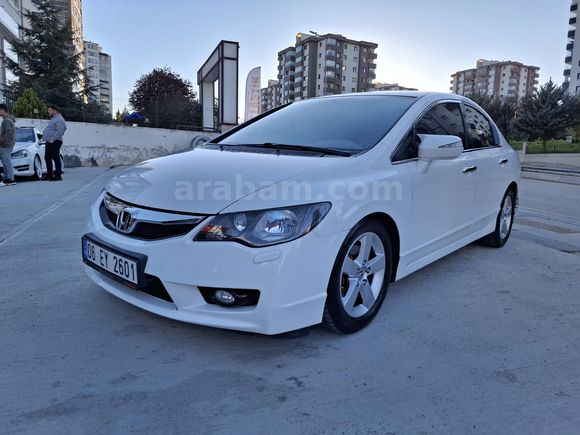 Sahibinden Honda Civic 1.6i VTEC Premium 2012 Model