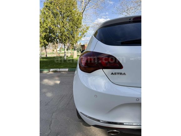 ŞİMŞEK AUTO'DAN 2013 OPEL ASTRA 1.4 T COSMO OTOMATİK KM 105 BİN