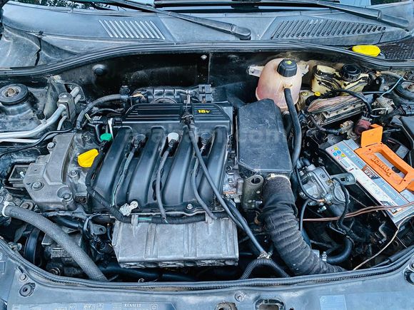 Bayandan Temiz Renault Clio 1.4 RXT 2002 Model 