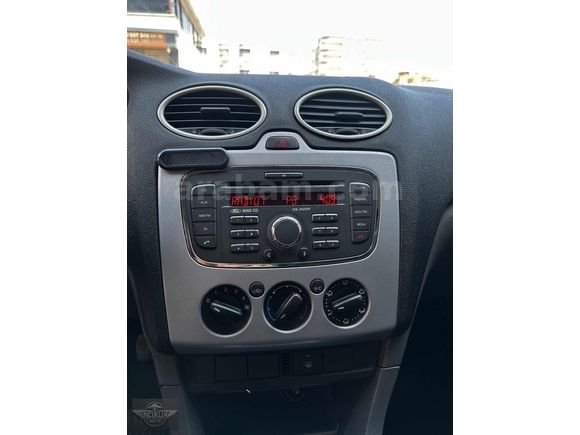 İNCİRLİK AUTO'DAN FULL BAKIMLI FORD FOCUS