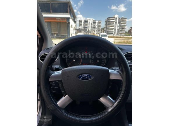 İNCİRLİK AUTO'DAN FULL BAKIMLI FORD FOCUS