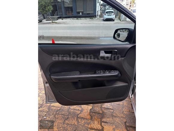 İNCİRLİK AUTO'DAN FULL BAKIMLI FORD FOCUS