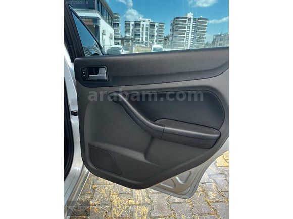 İNCİRLİK AUTO'DAN FULL BAKIMLI FORD FOCUS