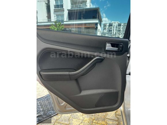 İNCİRLİK AUTO'DAN FULL BAKIMLI FORD FOCUS