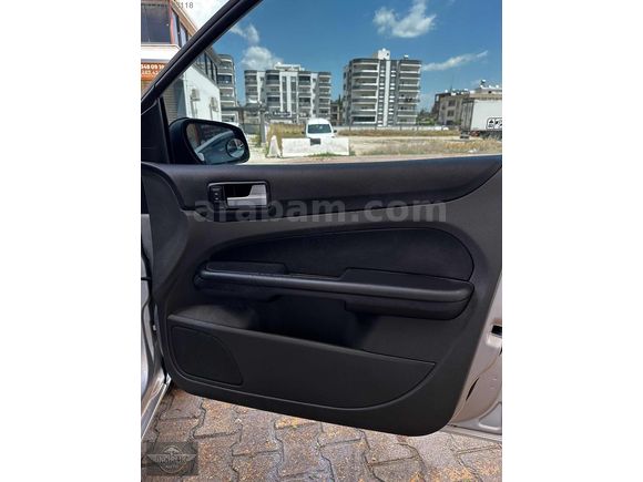 İNCİRLİK AUTO'DAN FULL BAKIMLI FORD FOCUS