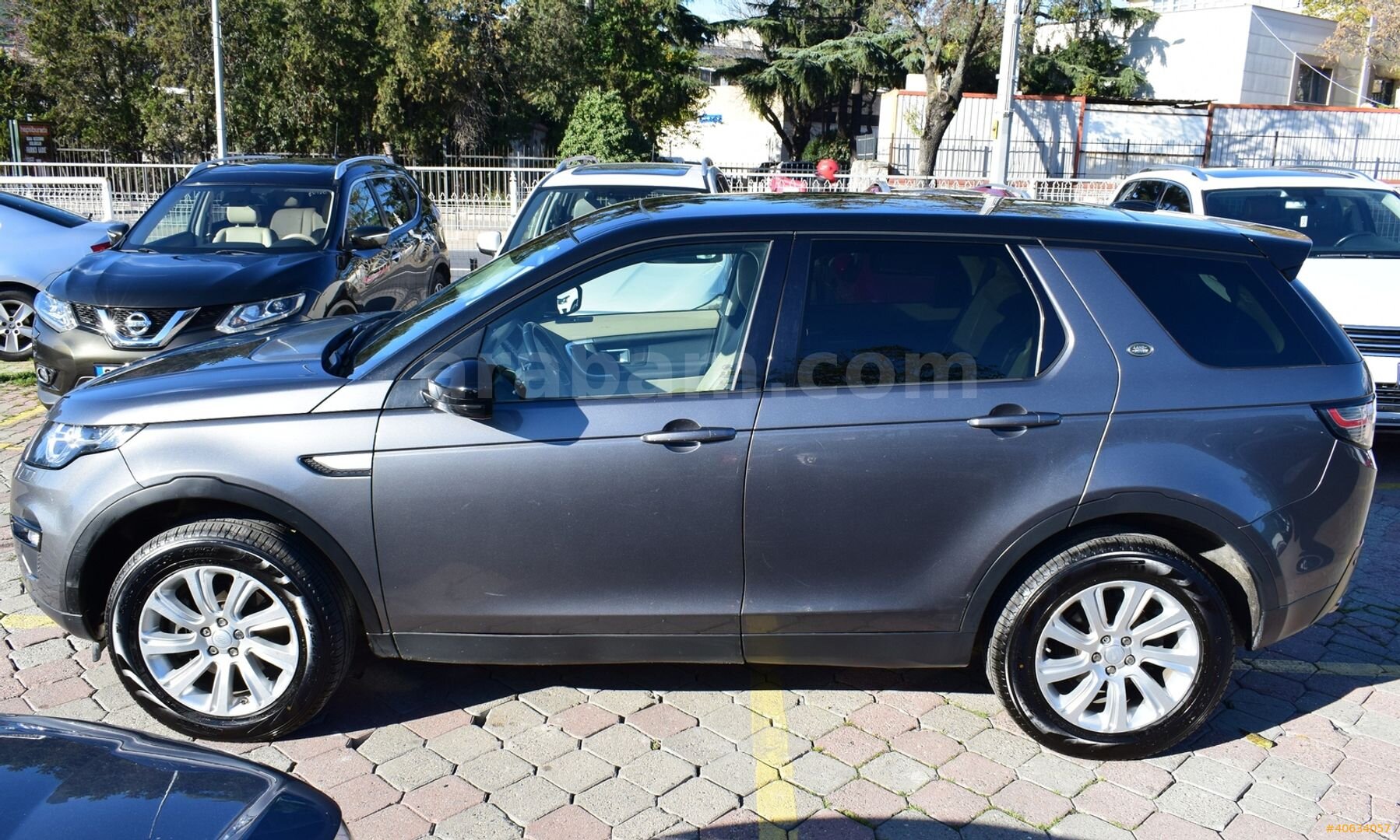 Galeriden Land Rover Discovery Sport 2.0 TD4 HSE 2016 Model İstanbul 174.000 km Füme 3