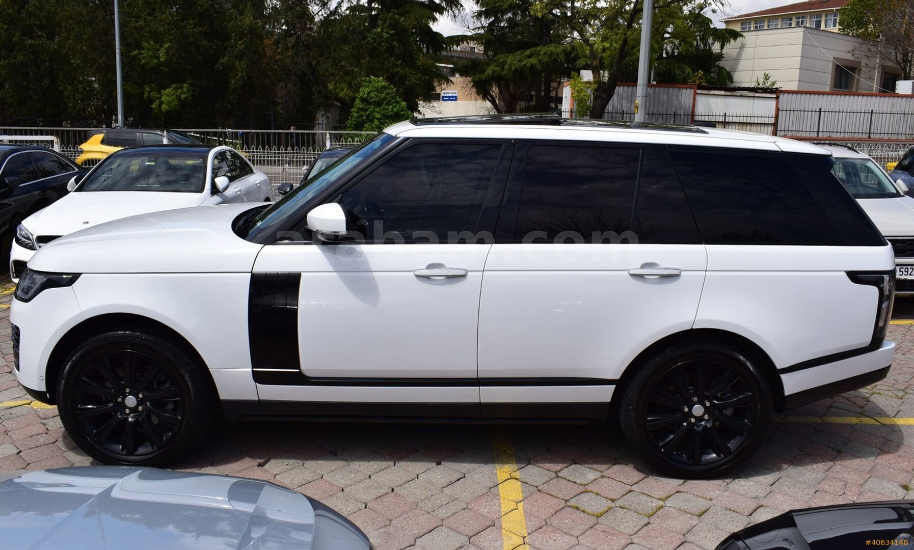 Galeriden Land Rover Range 3.0 TDV6 Autobiography 2015 Model İstanbul 360.000 km Beyaz 3