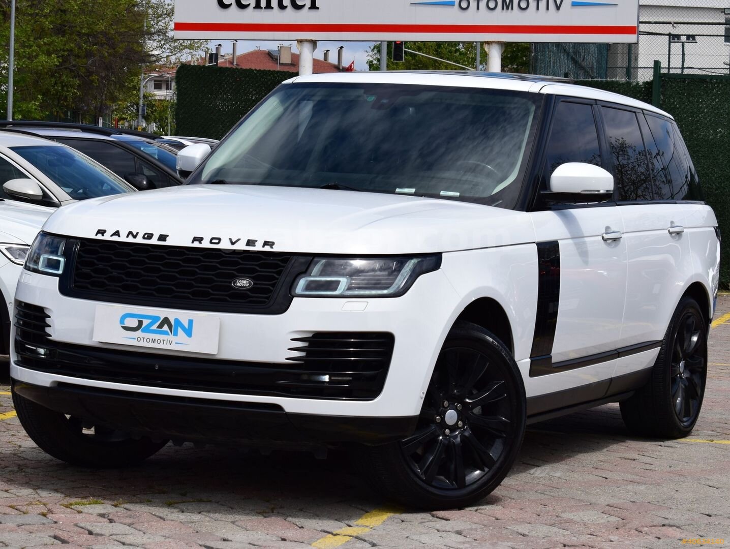 Galeriden Land Rover Range 3.0 TDV6 Autobiography 2015 Model İstanbul 360.000 km Beyaz 2