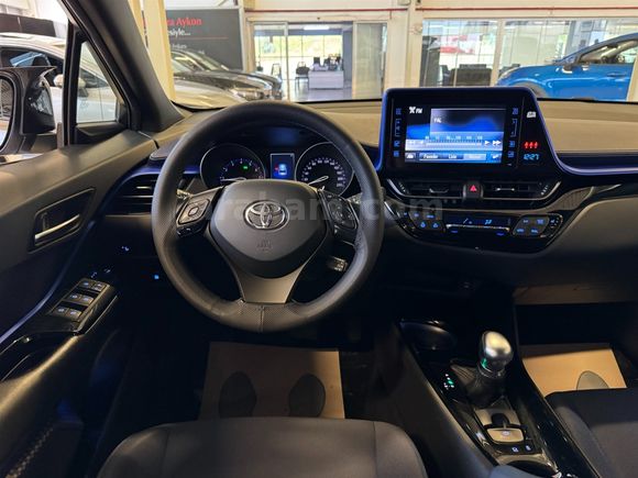 2017 TOYOTA C-HR 1.2 TURBO 4X2 DYNAMIC MULTIDRIVE S