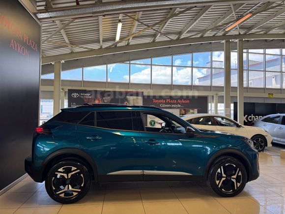 2025 PEUGEOT 2008 1.2 PURETECH ALLURE 