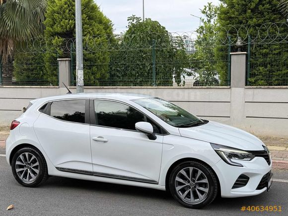 CLİO İCON OTOMATİK BEYAZ