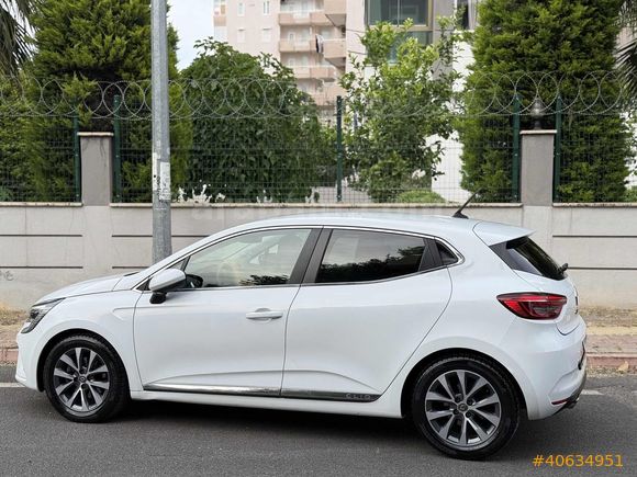 CLİO İCON OTOMATİK BEYAZ