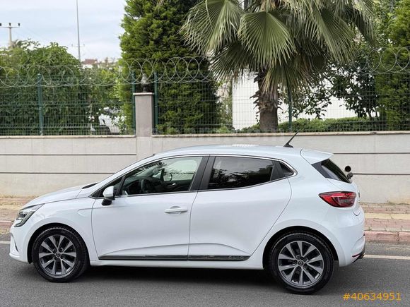 CLİO İCON OTOMATİK BEYAZ
