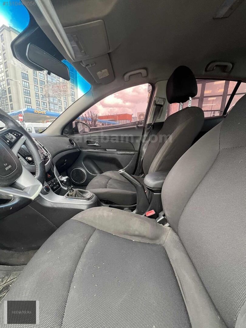 Galeriden Chevrolet Cruze 1.6 LT Plus 2012 Model İstanbul 266.000 km Beyaz 5