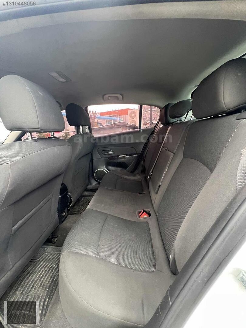 Galeriden Chevrolet Cruze 1.6 LT Plus 2012 Model İstanbul 266.000 km Beyaz 7