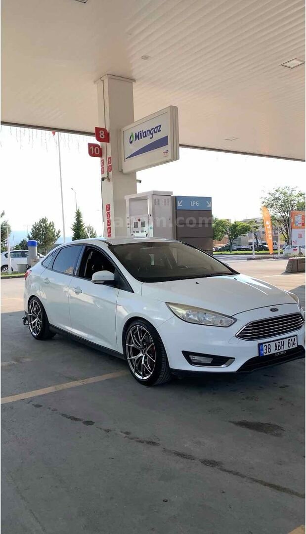 Sahibinden Ford Focus 1.6 Ti-VCT Trend X 2015 Model 271.000 km Beyaz 7