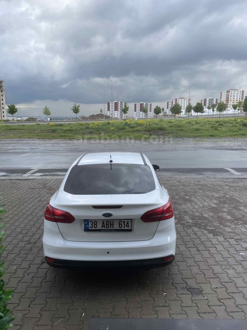 Sahibinden Ford Focus 1.6 Ti-VCT Trend X 2015 Model 271.000 km Beyaz 3