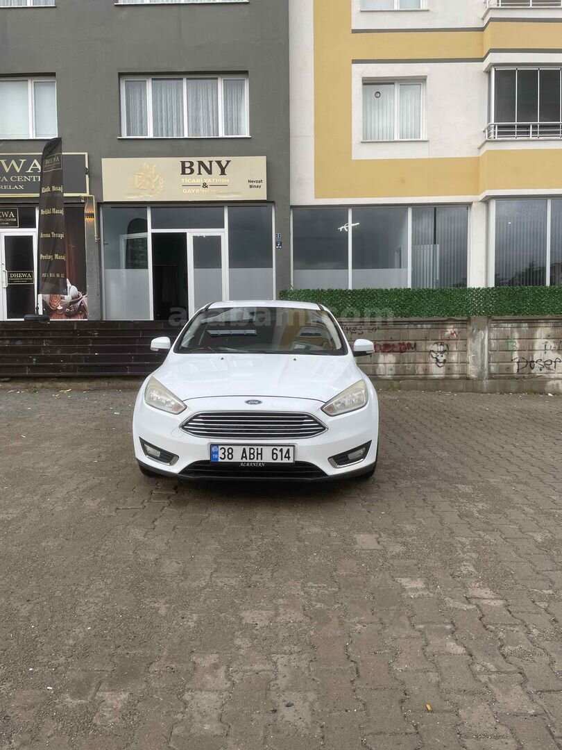 Sahibinden Ford Focus 1.6 Ti-VCT Trend X 2015 Model 271.000 km Beyaz 1