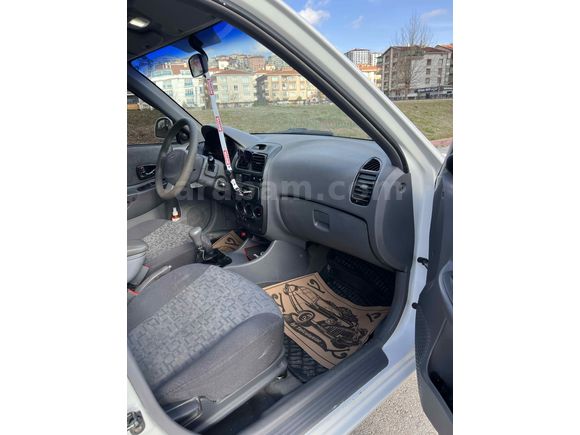 Sahibinden Hyundai Accent 1.6 Admire 2005 Model 