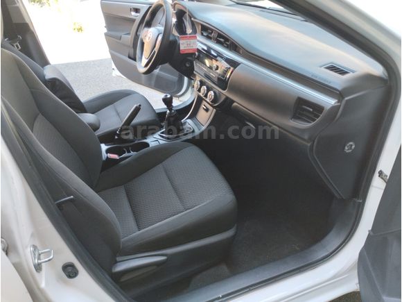 EMSALSİZ TEMİZLİKTE 2015 COROLLA • BOYASIZ