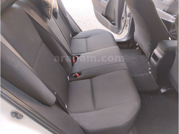 EMSALSİZ TEMİZLİKTE 2015 COROLLA • BOYASIZ