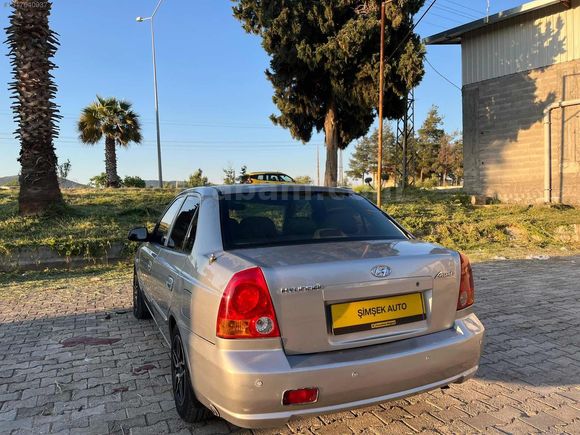 ŞİMŞEK AUTO'DAN HYUNDAİ ACCENT 1.3 BENZİNLİ 4 SİLİNDİR KLİMALI