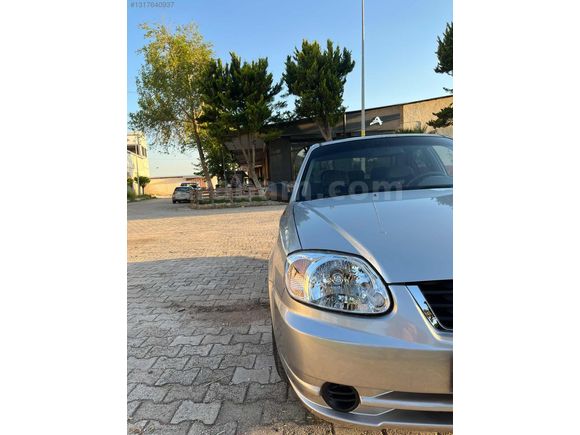 ŞİMŞEK AUTO'DAN HYUNDAİ ACCENT 1.3 BENZİNLİ 4 SİLİNDİR KLİMALI