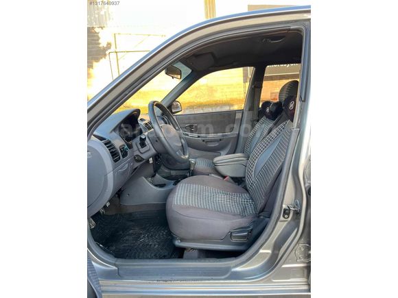 ŞİMŞEK AUTO'DAN HYUNDAİ ACCENT 1.3 BENZİNLİ 4 SİLİNDİR KLİMALI