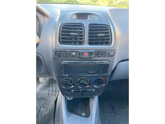 ŞİMŞEK AUTO'DAN HYUNDAİ ACCENT 1.3 BENZİNLİ 4 SİLİNDİR KLİMALI