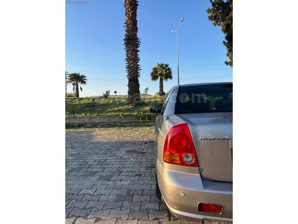 ŞİMŞEK AUTO'DAN HYUNDAİ ACCENT 1.3 BENZİNLİ 4 SİLİNDİR KLİMALI