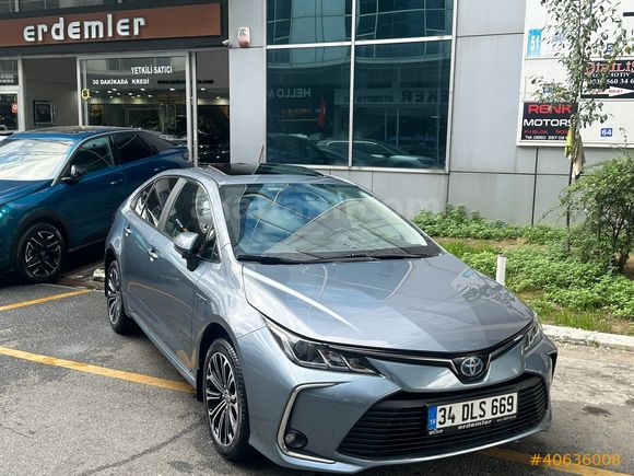 ERDEMLER'DEN 2021 TOYOTA COROLLA 1.8 HYBRİD FLAME X-PACK SUNROOF