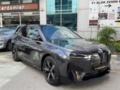 ERDEMLER'DEN 2023 BMW İX xDRİVE50 524HP ISITMA & SOĞUTMA &BAYİİİ