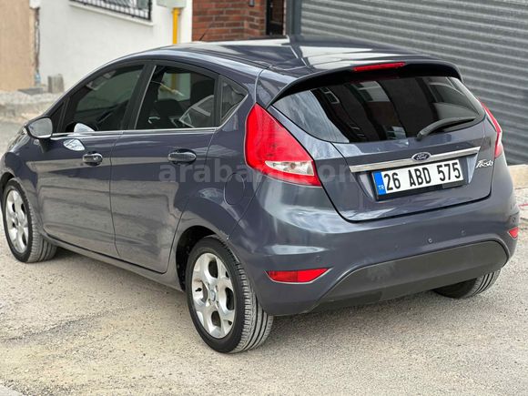 Sahibinden Ford Fiesta 1.4 Titanium 2011 Model 