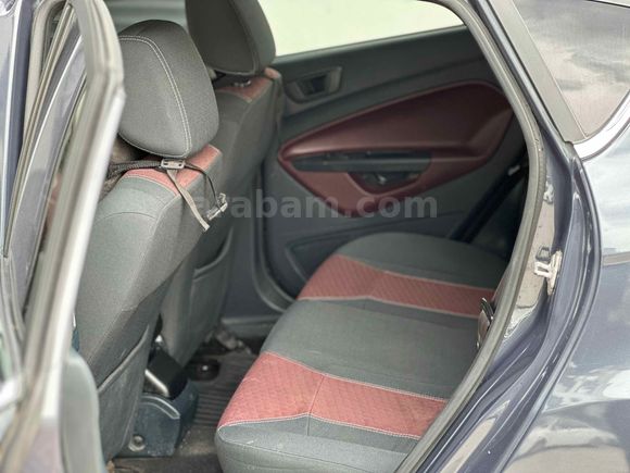 Sahibinden Ford Fiesta 1.4 Titanium 2011 Model 