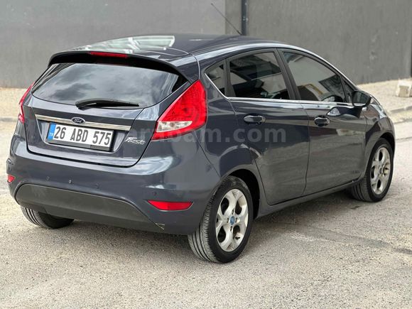 Sahibinden Ford Fiesta 1.4 Titanium 2011 Model 