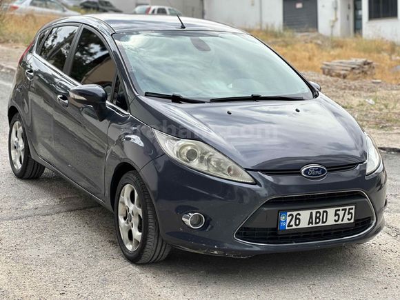 Sahibinden Ford Fiesta 1.4 Titanium 2011 Model 