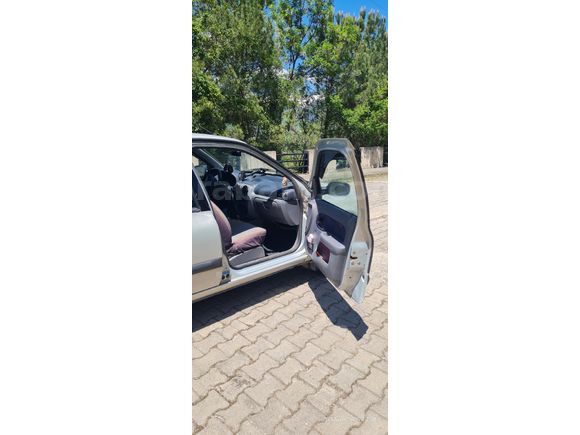 Sahibinden Renault Clio 1.4 RNA 2000 Model