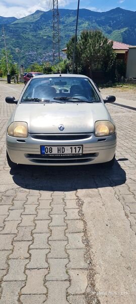 Sahibinden Renault Clio 1.4 RNA 2000 Model Artvin 220.000 km Gri