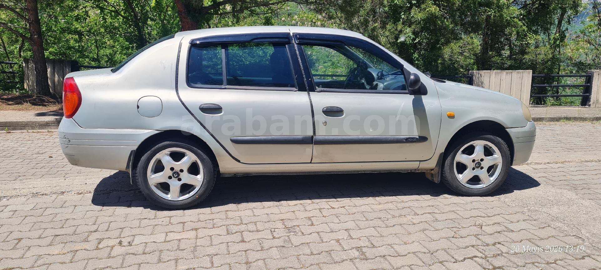 Sahibinden Renault Clio 1.4 RNA 2000 Model Artvin 220.000 km Gri 4