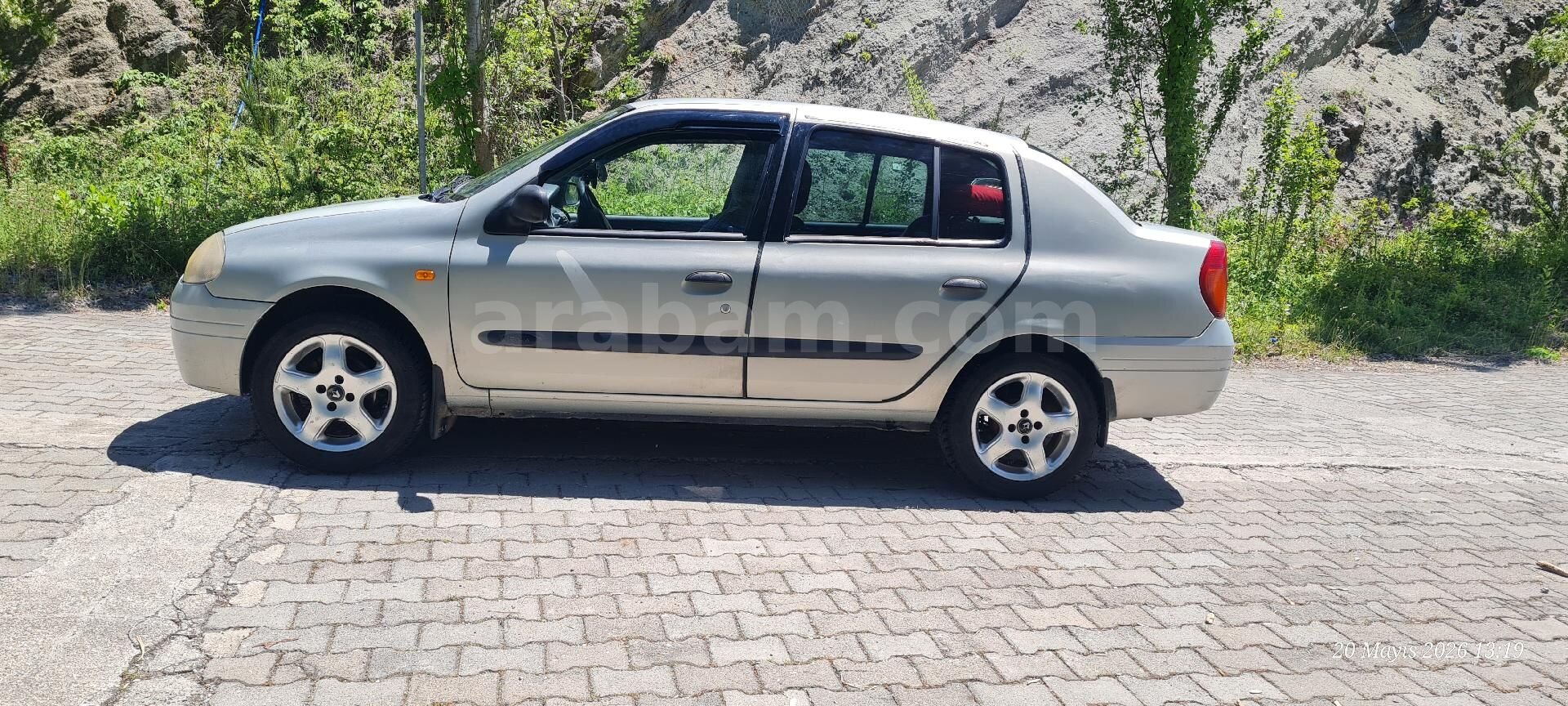 Sahibinden Renault Clio 1.4 RNA 2000 Model Artvin 220.000 km Gri 2