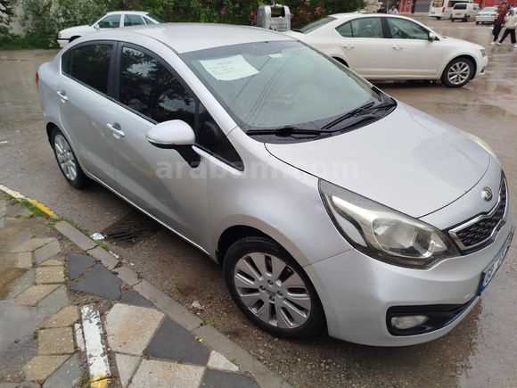 Sahibinden Kia Rio 1.4 CVVT Fancy 2012 Model