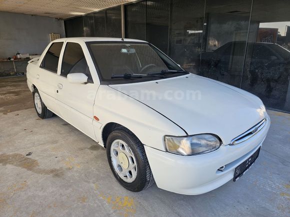 TEMİZ 1.6 KLİMALI FULL PAKET FORD