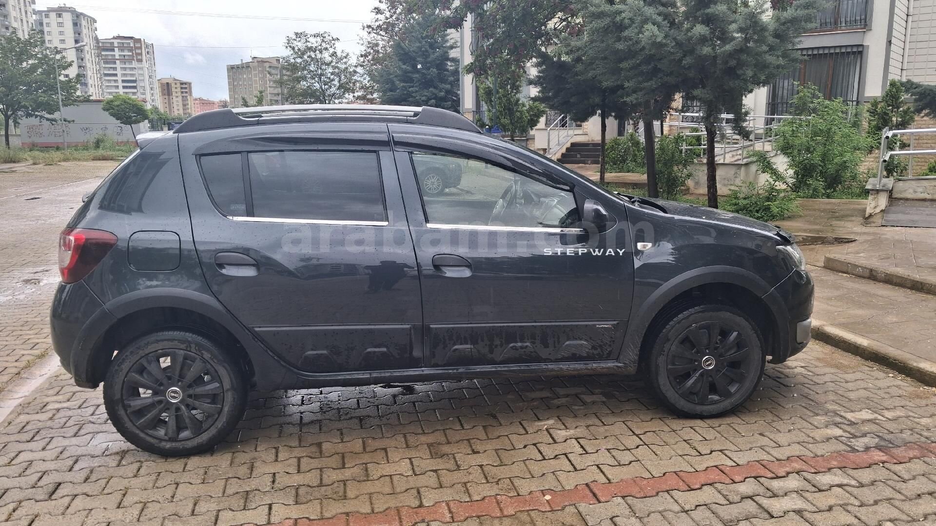 Dacia Sandero 1.5 dCi Stepway 2016 Model Diyarbakır 135.000 km Gri (metalik) 7