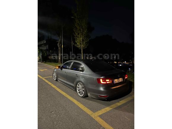 Sahibinden Volkswagen Jetta 1.6 TDi Comfortline 2011 Model  310.000 km Füme
