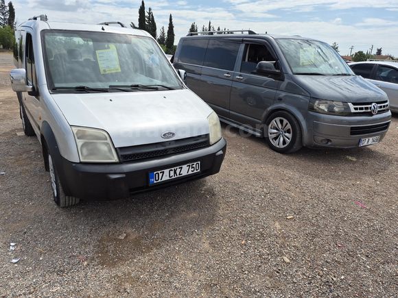 Galeriden Ford Transit Connect T230 L 2005 Model  yuzde 30 pesin geri kalanı senetlı satısımız vardır pesınatsız satısımız yoktur