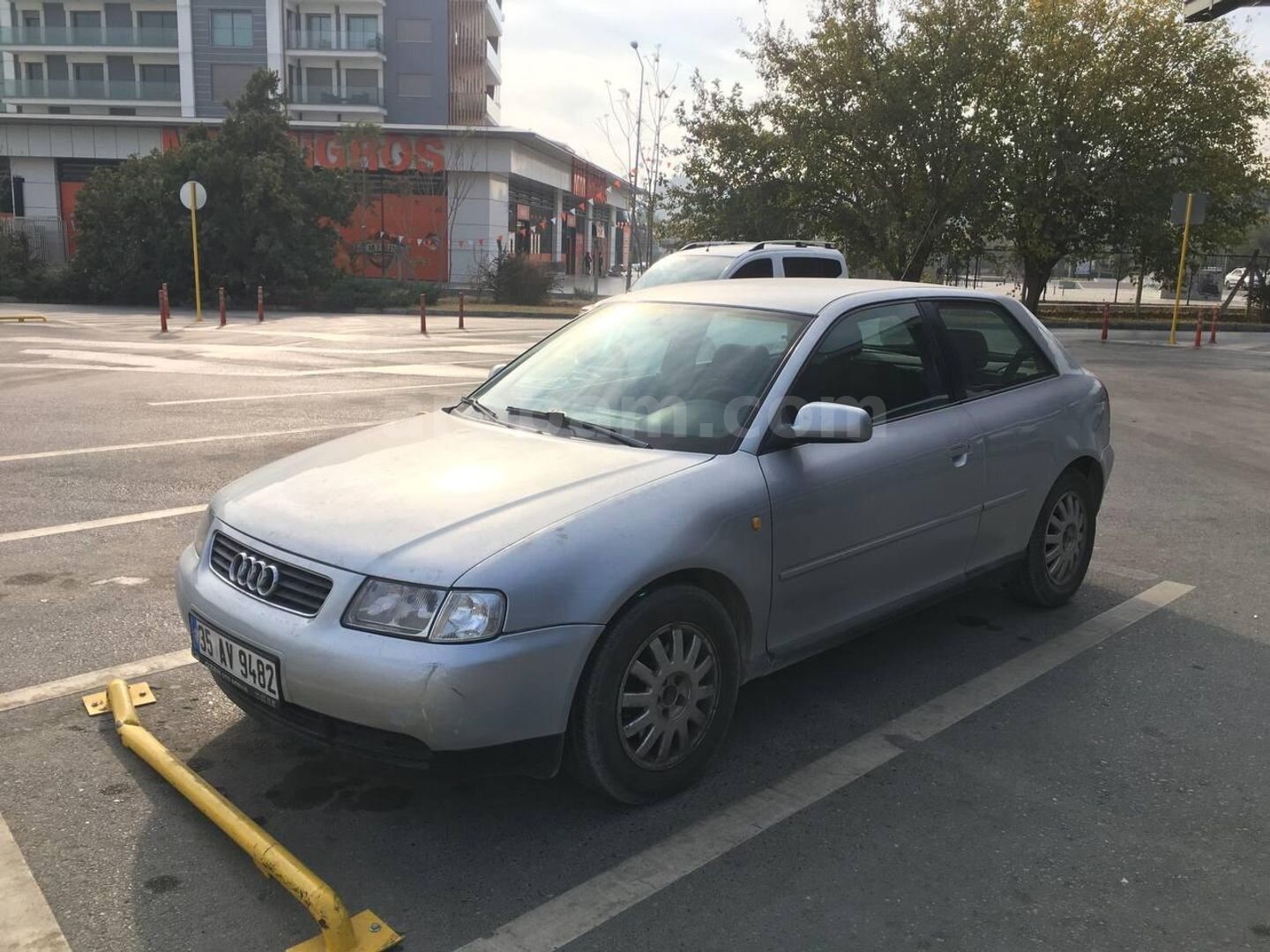 Sahibinden Audi A3 Sportback 1.8 Ambiente 1998 Model İzmir 302.000 km Gri 4