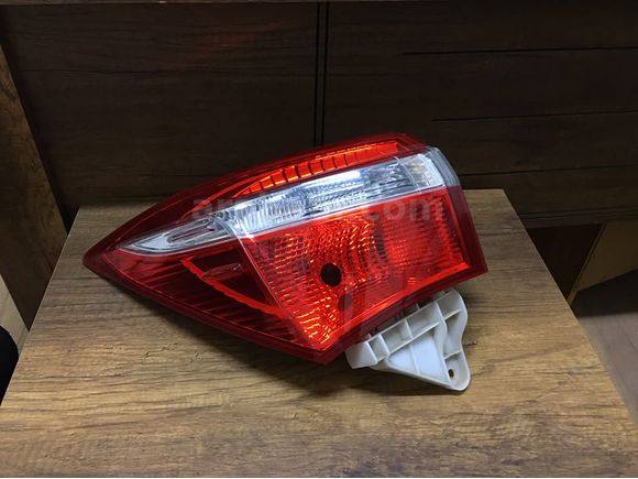TOYATA COROLLA 2016 SOL DIŞ STOP LAMBASI ORJİNAL